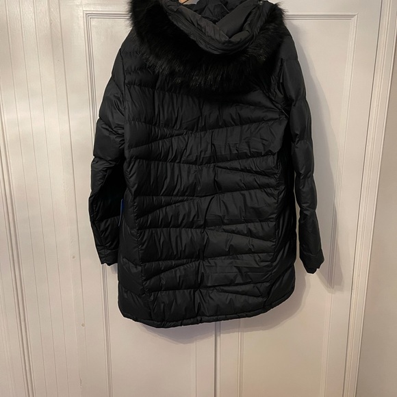 NWT women’s Columbia jacket - Picture 5 of 8